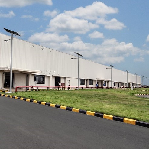 Stalpi solari de iluminat industriali