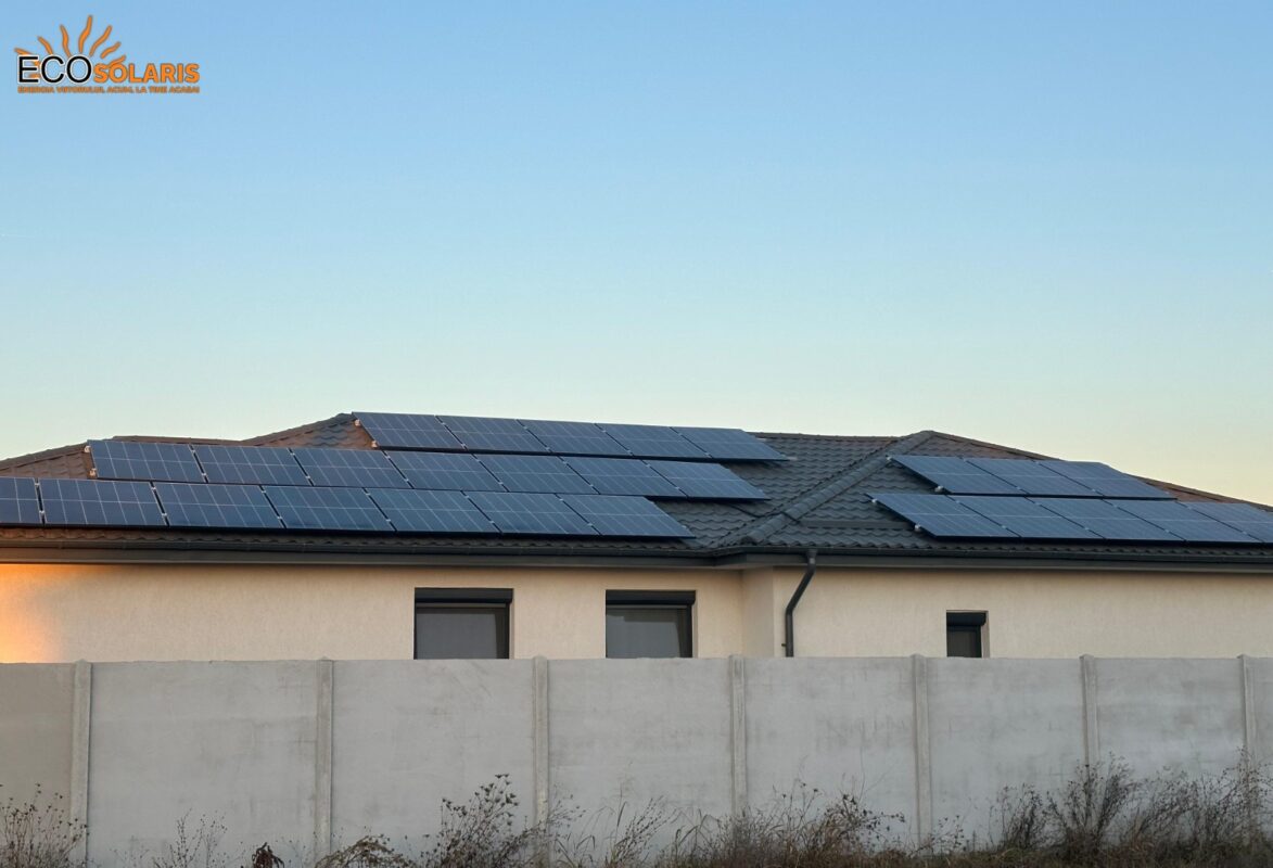 Panourile solare Longi, cu o putere de 415W fiecare, sunt recunoscute pentru eficiența lor excepțională și performanța constantă