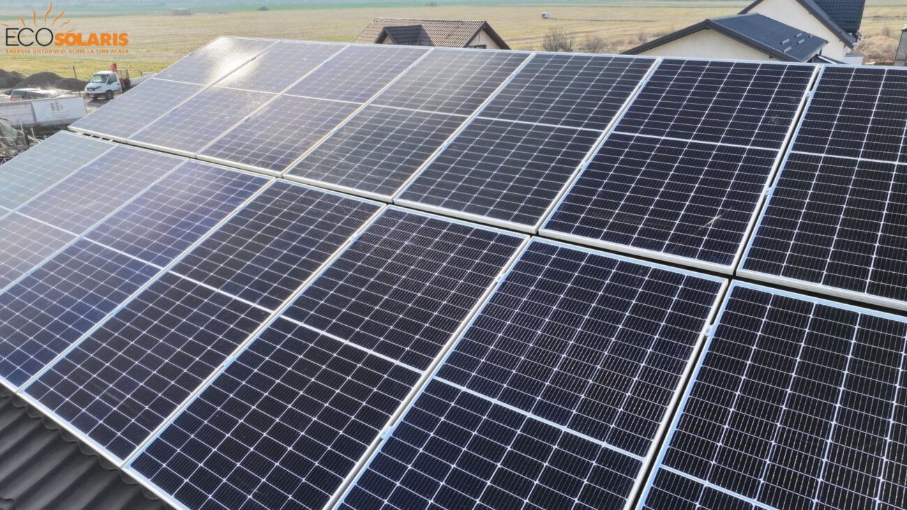 Sistem Fotovoltaic poate acoperi o mare parte din consumul de energie al unei locuințe sau afaceri, oferind energie curată și constantă.