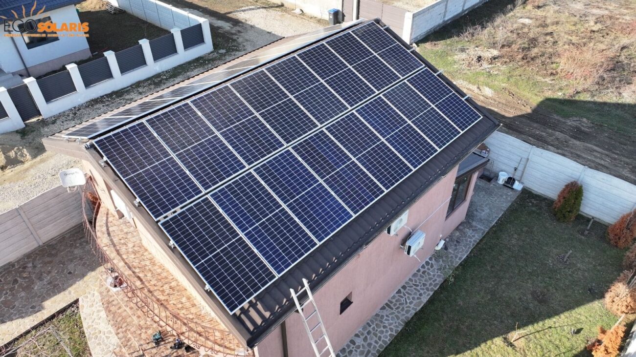 Un sistem fotovoltaic de 10 kWp reprezintă o alegere excelentă pentru cei care doresc să își reducă semnificativ costurile la electricitate, contribuind în același timp la protejarea mediului.