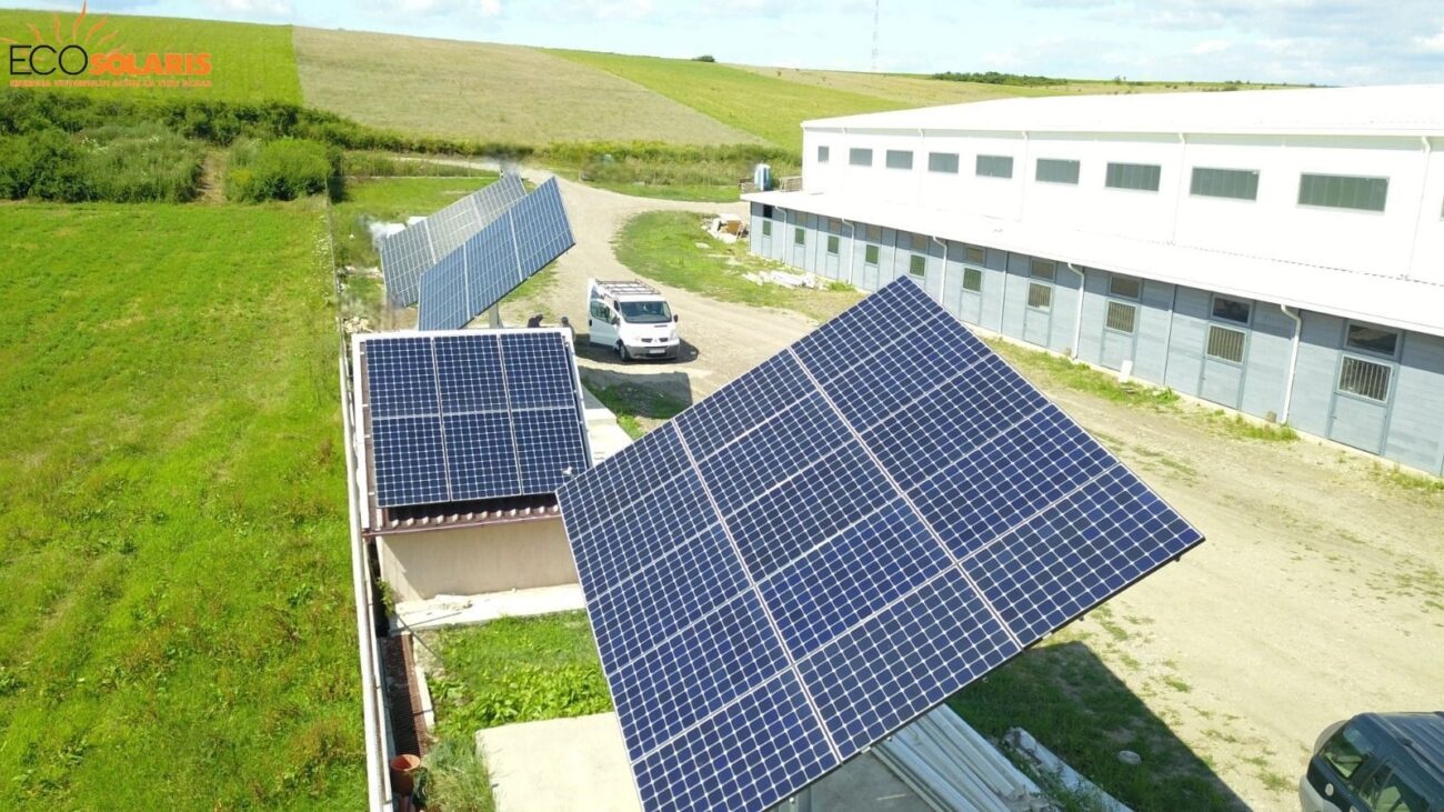 Un Aceste trakere îmbunătățesc semnificativ performanța sistemului prin optimizarea unghiului de incidență al razelor solare asupra panourilor, crescând astfel randamentul și producția de energie.sistem fotovoltaic cu trakere este echipat cu dispozitive care permit orientarea automată a panourilor fotovoltaice pentru a urmări traiectoria soarelui pe parcursul zilei.