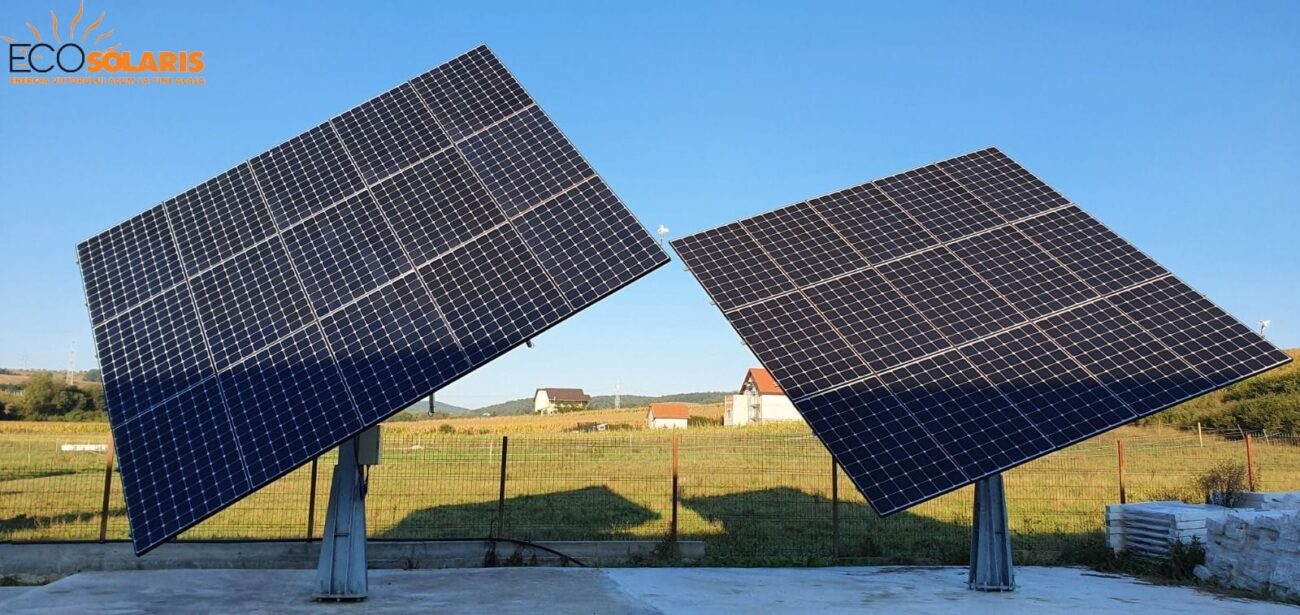Sistemul fotovoltaic pe care îl discutăm include trei trakere, care sunt instalate pentru a urmări mișcarea soarelui de la răsărit la apus.