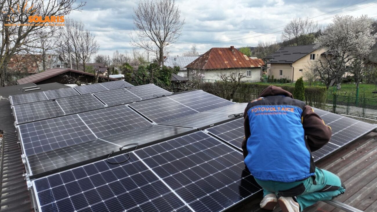 Un sistem fotovoltaic Micro-Grid de 18 kWp reprezintă o investiție strategică în sustenabilitate, eficiență energetică și reducerea costurilor pe termen lung. Alegerea componentelor potrivite, precum cele menționate mai sus, asigură un randament ridicat și o funcționare optimă a sistemului.